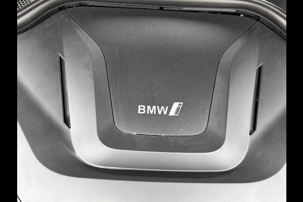 BMW iX3 Executive 80 kWh SOH 98% / Shadow Line / Panoramadak / Leder / Stoelverwarming / Pdc.+Camera / Navigatie / Apk 10-2027