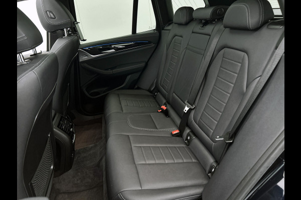 BMW iX3 Executive 80 kWh SOH 98% / Shadow Line / Panoramadak / Leder / Stoelverwarming / Pdc.+Camera / Navigatie / Apk 10-2027