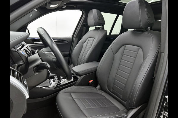 BMW iX3 Executive 80 kWh SOH 98% / Shadow Line / Panoramadak / Leder / Stoelverwarming / Pdc.+Camera / Navigatie / Apk 10-2027