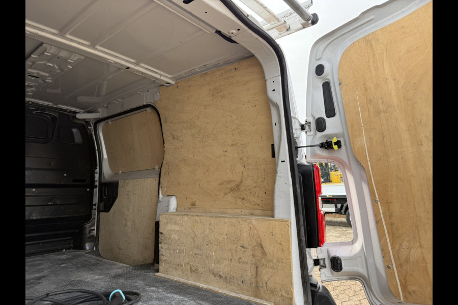 Opel Vivaro-e 75kWh 136PK L2 330km WLTP Snelladen Imperiaal Climate Control Cruise Control Imperiaal Carplay Navigatie Parkeersensoren