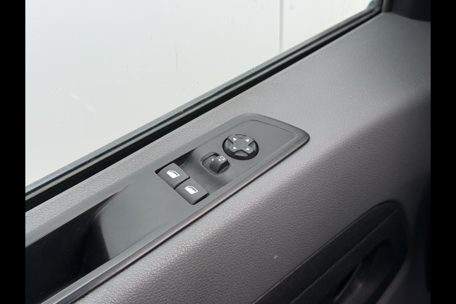 Opel Vivaro-e 75kWh 136PK L2 330km WLTP Snelladen Imperiaal Climate Control Cruise Control Imperiaal Carplay Navigatie Parkeersensoren