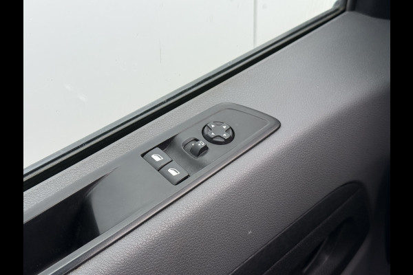 Opel Vivaro-e 75kWh 136PK L2 330km WLTP Snelladen Imperiaal Climate Control Cruise Control Imperiaal Carplay Navigatie Parkeersensoren