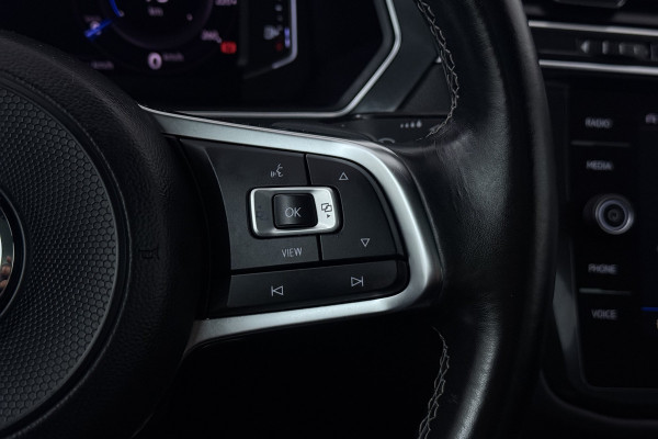 Volkswagen Tiguan Allspace 1.5 TSI Highline Business R-Line (PANORAMADAK, DYNAUDIO, DIGITALE COCKPIT, MEMORY SEATS, CAMERA)