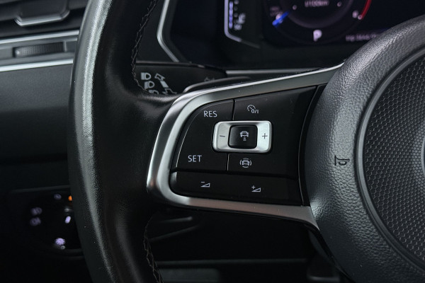 Volkswagen Tiguan Allspace 1.5 TSI Highline Business R-Line (PANORAMADAK, DYNAUDIO, DIGITALE COCKPIT, MEMORY SEATS, CAMERA)