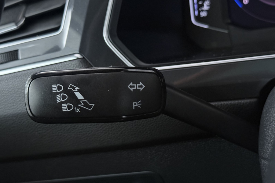 Volkswagen Tiguan Allspace 1.5 TSI Highline Business R-Line (PANORAMADAK, DYNAUDIO, DIGITALE COCKPIT, MEMORY SEATS, CAMERA)