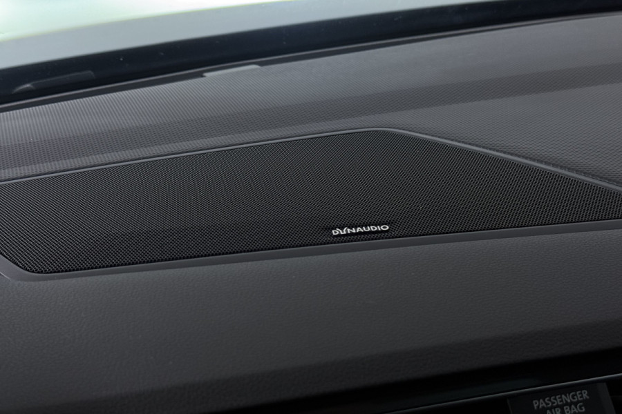 Volkswagen Tiguan Allspace 1.5 TSI Highline Business R-Line (PANORAMADAK, DYNAUDIO, DIGITALE COCKPIT, MEMORY SEATS, CAMERA)