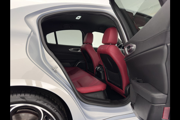 Alfa Romeo Giulia 2.0T Sprint (INCL-BTW)  Aut. *LEATHER | XENON | MEMORY-PACK | HEATED-VELOCE-SPORTSEATS | CAMERA | NAVI-FULLMAP | DAB+ | SHIFTPADDLES | PRIVACY-GLASS | BLINDSPOT | KEYLESS | 19"ALU*
