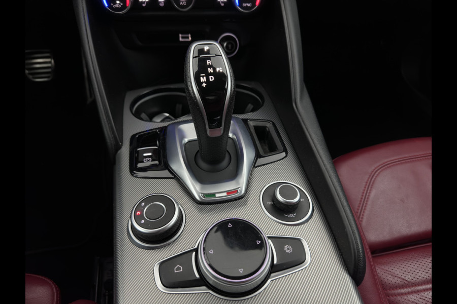 Alfa Romeo Giulia 2.0T Sprint (INCL-BTW)  Aut. *LEATHER | XENON | MEMORY-PACK | HEATED-VELOCE-SPORTSEATS | CAMERA | NAVI-FULLMAP | DAB+ | SHIFTPADDLES | PRIVACY-GLASS | BLINDSPOT | KEYLESS | 19"ALU*