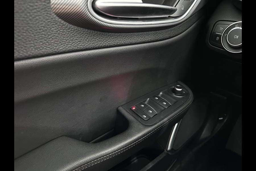 Alfa Romeo Giulia 2.0T Sprint (INCL-BTW)  Aut. *LEATHER | XENON | MEMORY-PACK | HEATED-VELOCE-SPORTSEATS | CAMERA | NAVI-FULLMAP | DAB+ | SHIFTPADDLES | PRIVACY-GLASS | BLINDSPOT | KEYLESS | 19"ALU*