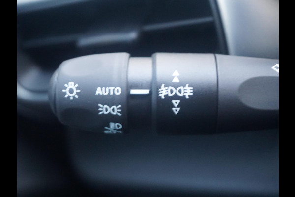 Jeep Avenger 1.2 e-Hybrid Summit Climate control
