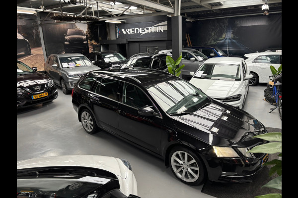Škoda Octavia Combi 1.5 TSI Greentech Business Edition Plus / Carplay