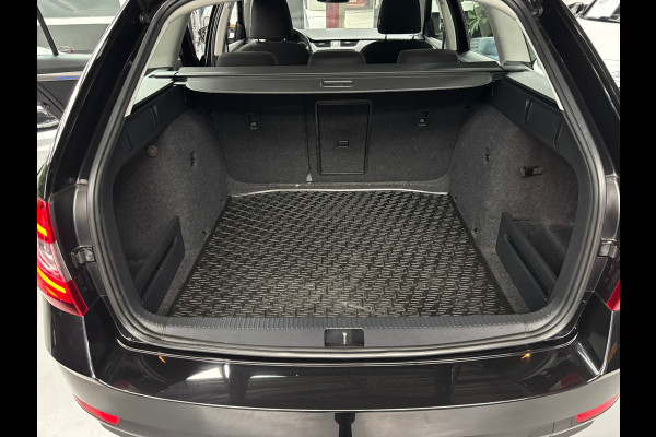 Škoda Octavia Combi 1.5 TSI Greentech Business Edition Plus / Carplay