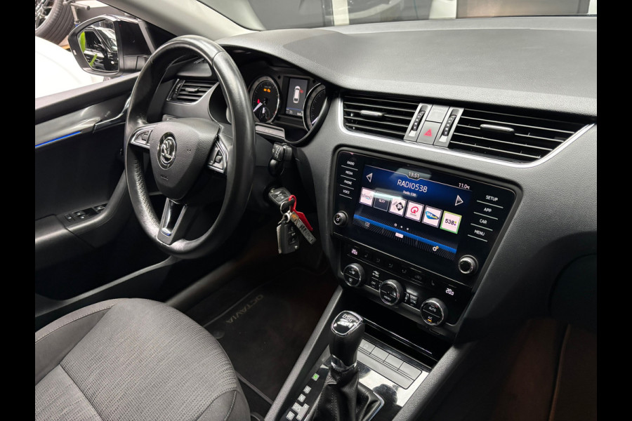 Škoda Octavia Combi 1.5 TSI Greentech Business Edition Plus / Carplay