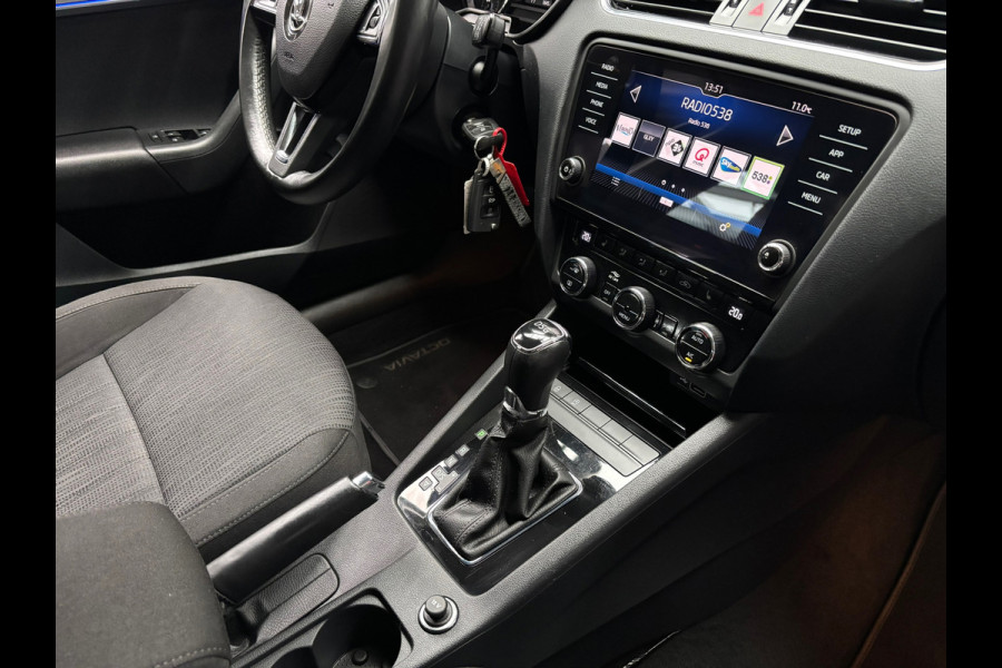 Škoda Octavia Combi 1.5 TSI Greentech Business Edition Plus / Carplay
