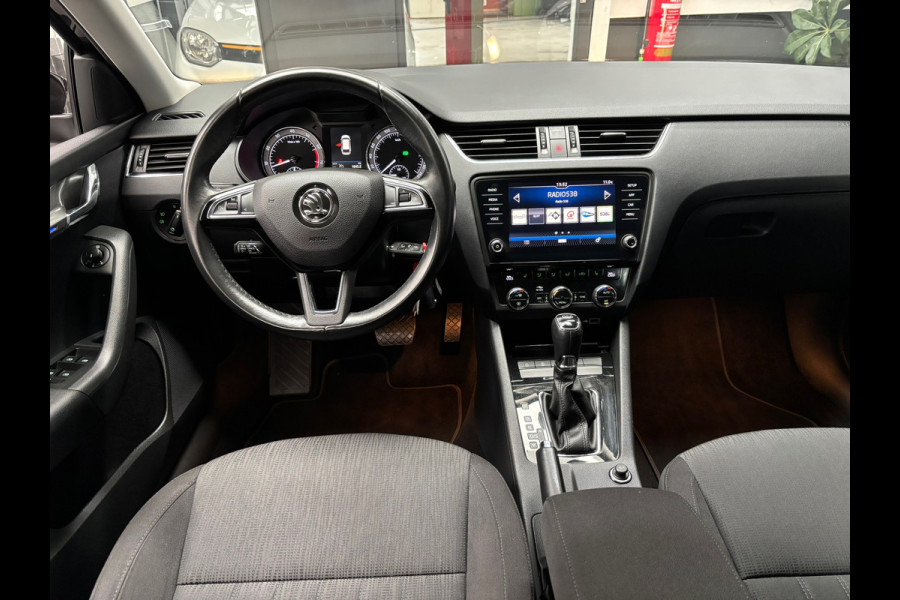 Škoda Octavia Combi 1.5 TSI Greentech Business Edition Plus / Carplay