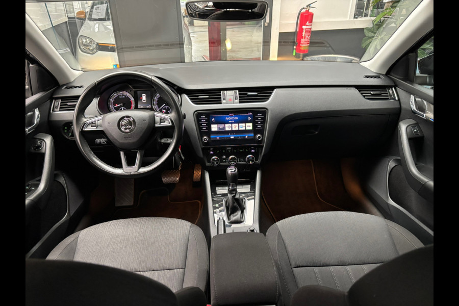 Škoda Octavia Combi 1.5 TSI Greentech Business Edition Plus / Carplay