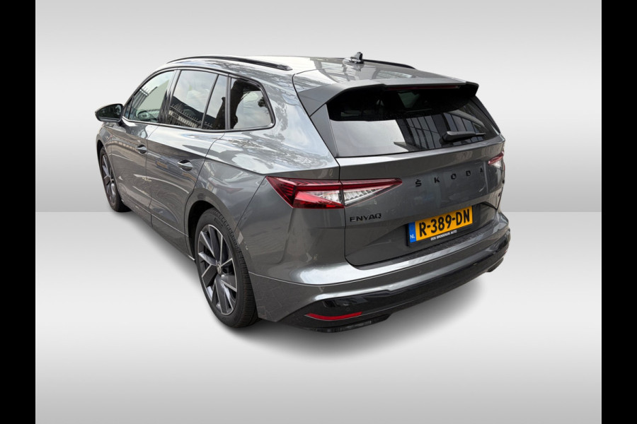 Škoda ENYAQ iV 80 Sportline / Trekhaak / Panoramadak / Camera / Keyless / 20'' / Matrix LED / CarPlay / Sfeerverlichting / Stoel+Stuurverwarming / Dodehoek / DAB / ACC