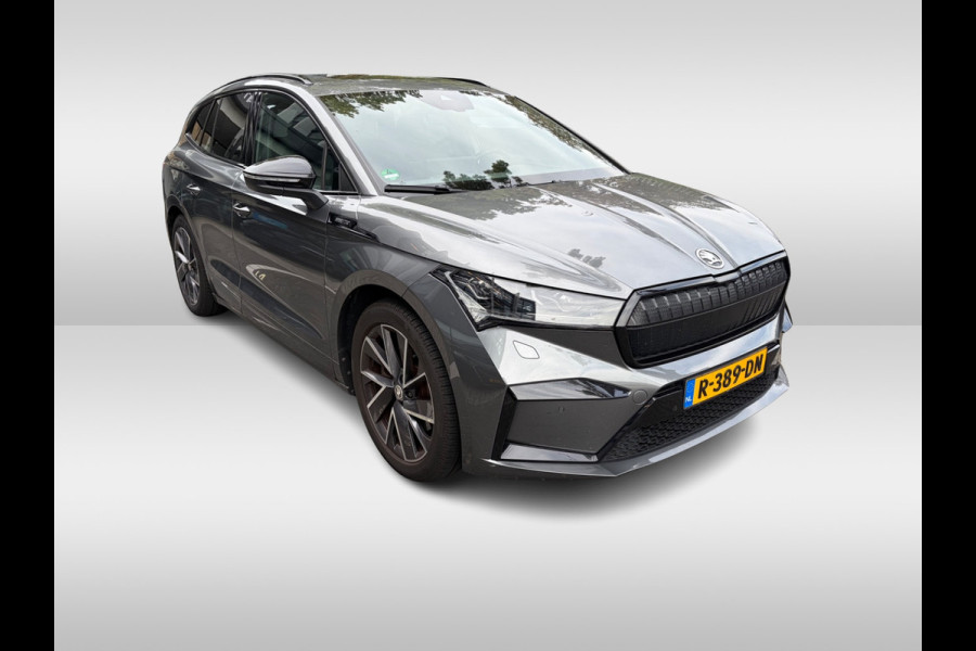 Škoda ENYAQ iV 80 Sportline / Trekhaak / Panoramadak / Camera / Keyless / 20'' / Matrix LED / CarPlay / Sfeerverlichting / Stoel+Stuurverwarming / Dodehoek / DAB / ACC