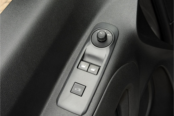 Peugeot Partner 1.5 BlueHDI | BPM VRIJ | Stoelverwarming | 3-Zits | Airco | Navi | PDC V+A