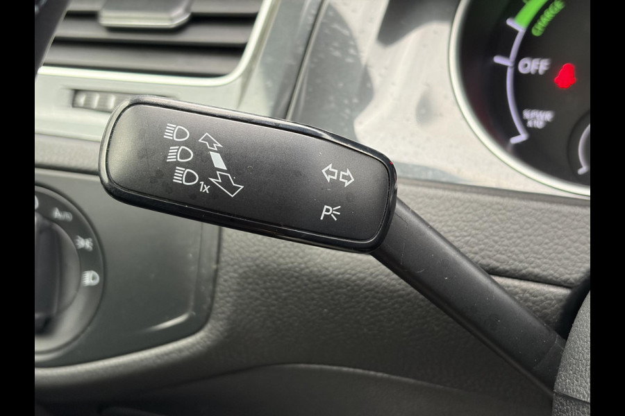 Volkswagen e-Golf E-DITION ✓SOH 90.63%✓2e Eigenaar✓Carplay✓Navi✓Clima✓Cruise✓Pdc V+A✓Lm velgen✓136pk✓Recent beurt gehad✓Weinig Km✓Zeer Zuinig✓N.A.P✓Apk tot 05-2028