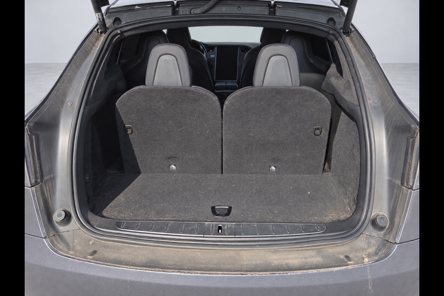 Tesla Model X 75D Base 6p.