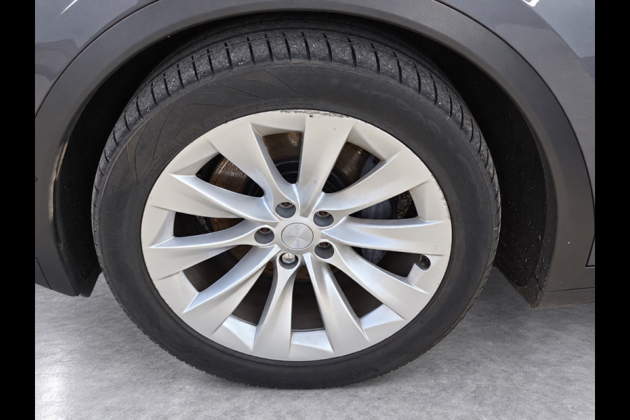 Tesla Model X 75D Base 6p.