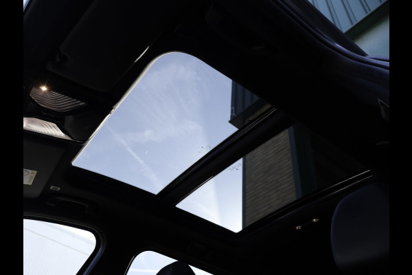 BMW 3 Serie Touring 330e High Executive Sport SOH 90,5% (PANORAMADAK,APPLE CARPLAY,NAVI,CAMERA,SFEERVERLICHTING,LED,SPORTSTOELEN)