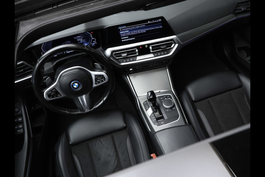 BMW 3 Serie Touring 330e High Executive Sport SOH 90,5% (PANORAMADAK,APPLE CARPLAY,NAVI,CAMERA,SFEERVERLICHTING,LED,SPORTSTOELEN)