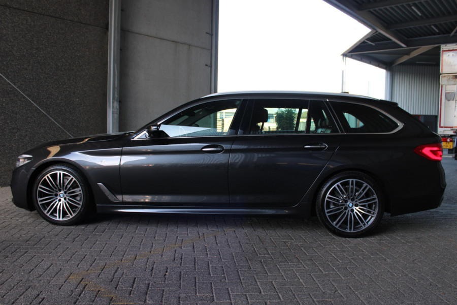 BMW 5 Serie Touring 520i High Executive M-SPORT PANO LEER NAVI LED ORG NL 121000KM!!!