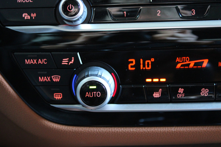 BMW 5 Serie Touring 520i High Executive M-SPORT PANO LEER NAVI LED ORG NL 121000KM!!!