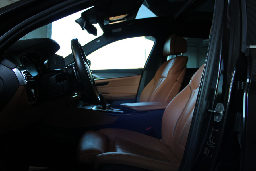 BMW 5 Serie Touring 520i High Executive M-SPORT PANO LEER NAVI LED ORG NL 121000KM!!!