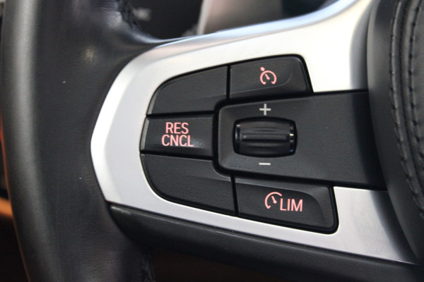 BMW 5 Serie Touring 520i High Executive M-SPORT PANO LEER NAVI LED ORG NL 121000KM!!!