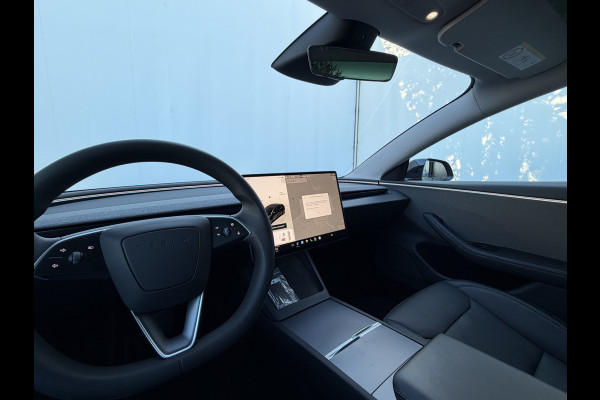 Tesla Model 3 RWD 60 kWh Pano Leer Stoelverw + Ventilatie Adap.Cruise Self-Drive Mogelijkheid Orig.NL!