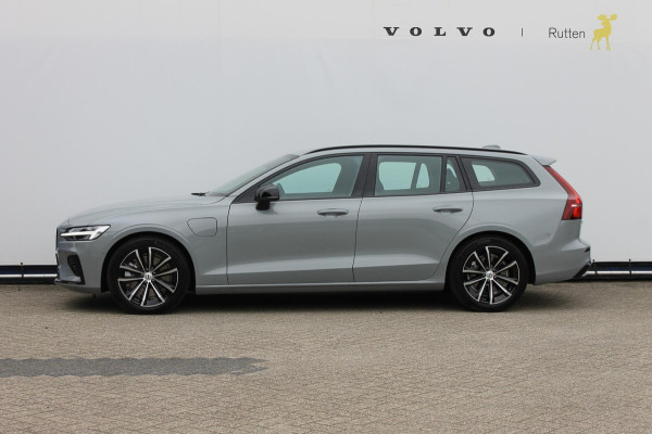 Volvo V60 T6 350PK Automaat Plug-in hybrid AWD Plus Dark Long Range / Google infotainment / 360 graden camera / Stoelverwarming / Stuurwielverwarming / Semi elektrisch weklapbare trekhaak