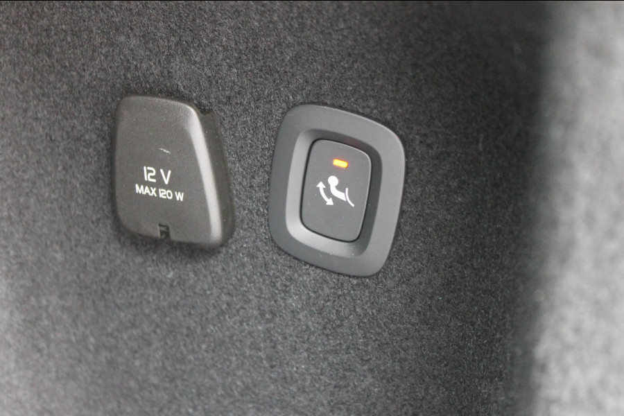 Volvo V60 T6 350PK Automaat Plug-in hybrid AWD Plus Dark Long Range / Google infotainment / 360 graden camera / Stoelverwarming / Stuurwielverwarming / Semi elektrisch weklapbare trekhaak