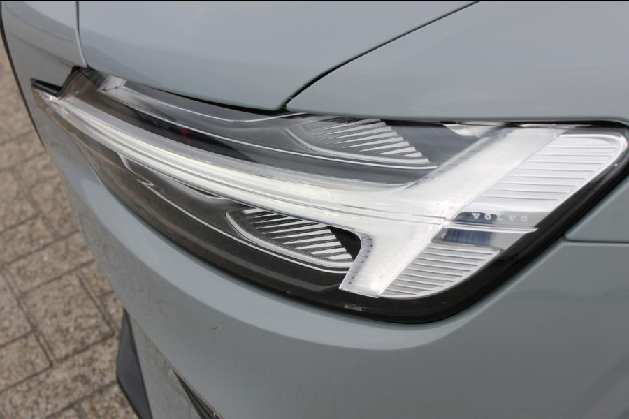 Volvo V60 T6 350PK Automaat Plug-in hybrid AWD Plus Dark Long Range / Google infotainment / 360 graden camera / Stoelverwarming / Stuurwielverwarming / Semi elektrisch weklapbare trekhaak