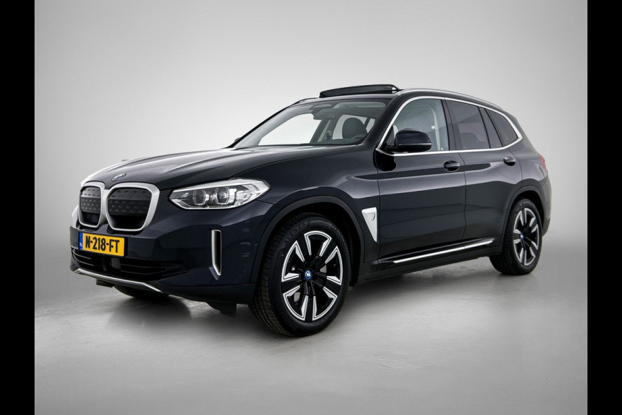 BMW iX3 Executive 80 kWh SOH 99,6% / Panoramadak / Leder / Stoelverwarming / Pdc.+Camera / Navigatie / Apk 10-2027