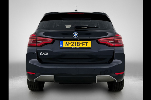 BMW iX3 Executive 80 kWh SOH 99,6% / Panoramadak / Leder / Stoelverwarming / Pdc.+Camera / Navigatie / Apk 10-2027
