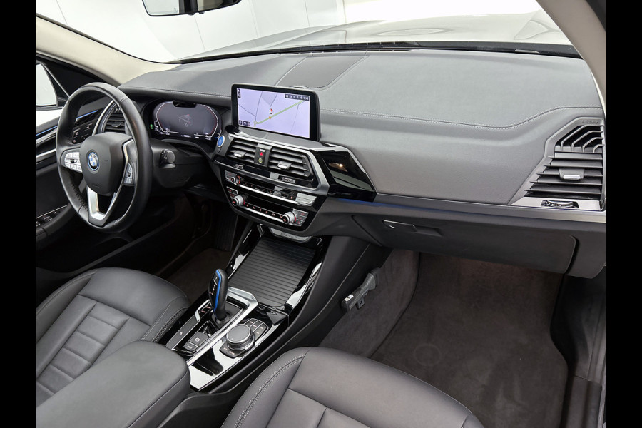 BMW iX3 Executive 80 kWh SOH 99,6% / Panoramadak / Leder / Stoelverwarming / Pdc.+Camera / Navigatie / Apk 10-2027