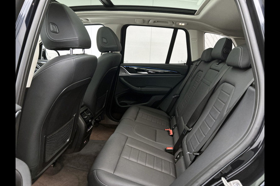 BMW iX3 Executive 80 kWh SOH 99,6% / Panoramadak / Leder / Stoelverwarming / Pdc.+Camera / Navigatie / Apk 10-2027