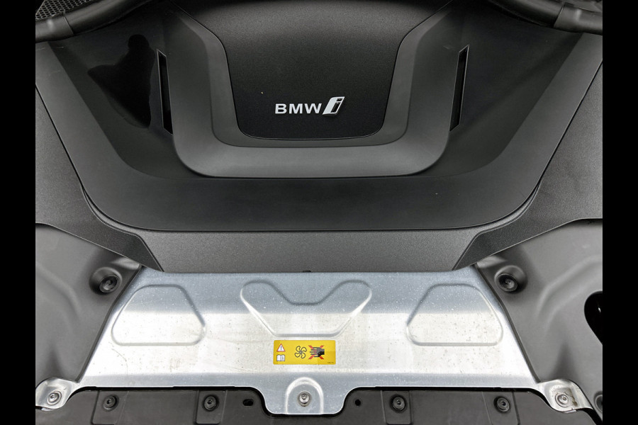 BMW iX3 Executive 80 kWh SOH 99,6% / Panoramadak / Leder / Stoelverwarming / Pdc.+Camera / Navigatie / Apk 10-2027