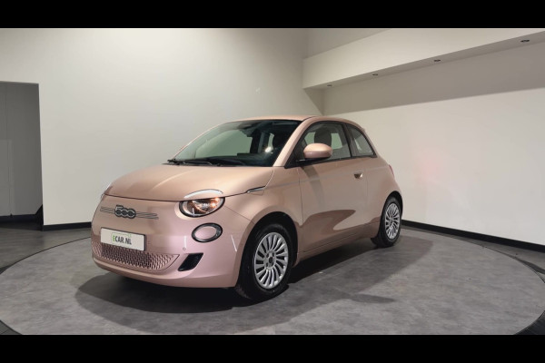 Fiat 500 3+1 42 kWh | Apple CarPlay - Android Auto | Stoelen verwarmd | Dodehoek detectie