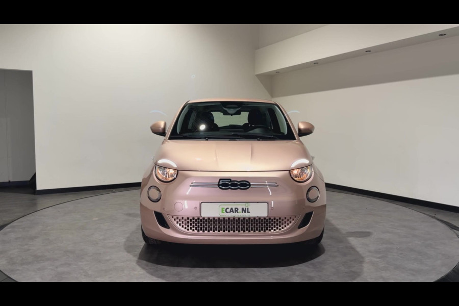 Fiat 500 3+1 42 kWh | Apple CarPlay - Android Auto | Stoelen verwarmd | Dodehoek detectie