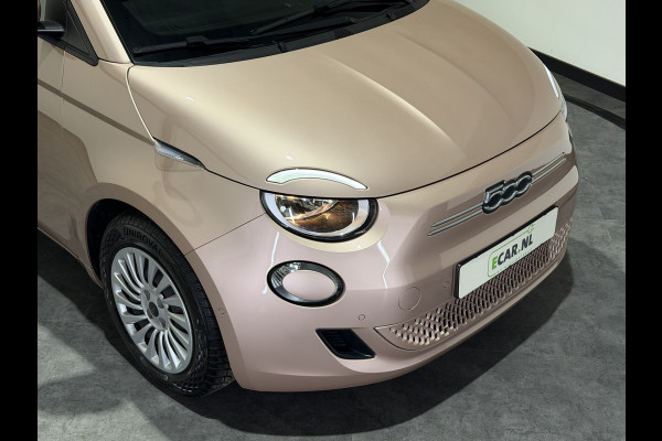 Fiat 500 3+1 42 kWh | Apple CarPlay - Android Auto | Stoelen verwarmd | Dodehoek detectie