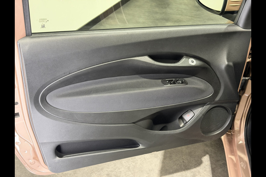 Fiat 500 3+1 42 kWh | Apple CarPlay - Android Auto | Stoelen verwarmd | Dodehoek detectie