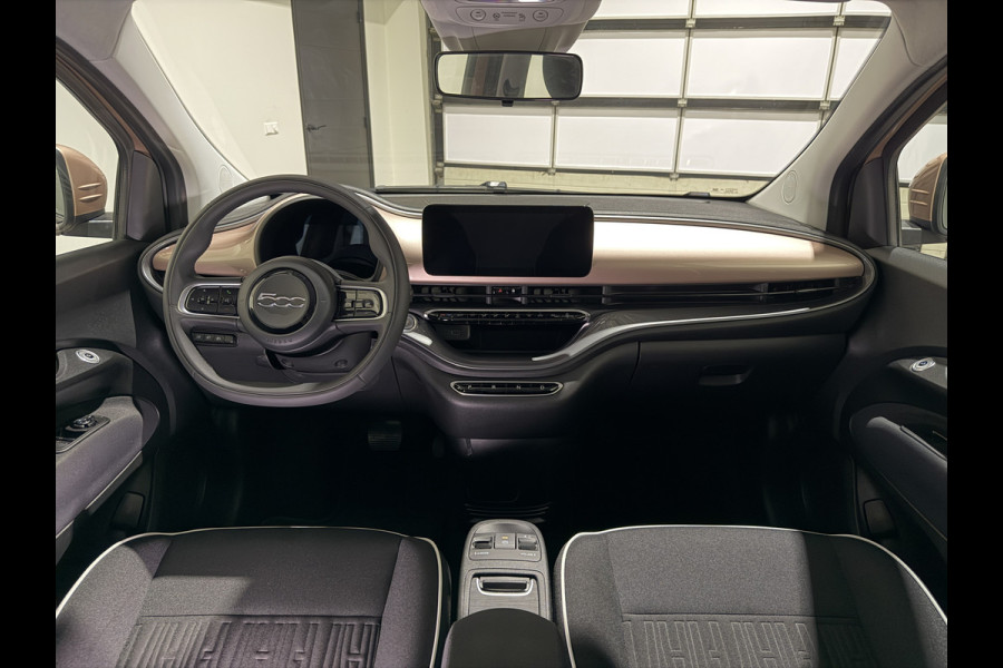 Fiat 500 3+1 42 kWh | Apple CarPlay - Android Auto | Stoelen verwarmd | Dodehoek detectie