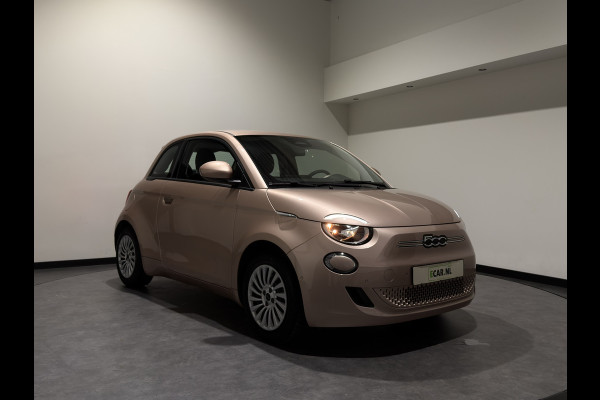 Fiat 500 42 kWh | Apple CarPlay - Android Auto | Stoelen verwarmd | Dodehoek detectie Rijklaar
