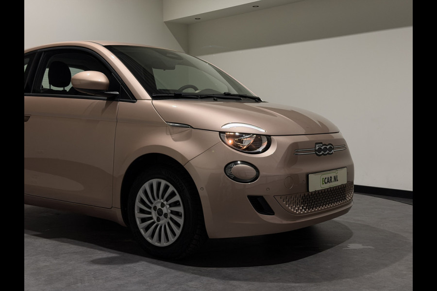Fiat 500 42 kWh | Apple CarPlay - Android Auto | Stoelen verwarmd | Dodehoek detectie Rijklaar