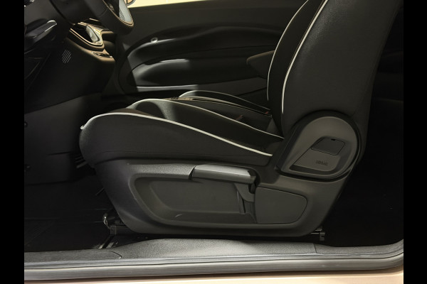 Fiat 500 42 kWh | Apple CarPlay - Android Auto | Stoelen verwarmd | Dodehoek detectie Rijklaar