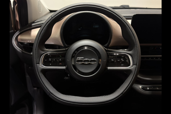 Fiat 500 42 kWh | Apple CarPlay - Android Auto | Stoelen verwarmd | Dodehoek detectie Rijklaar